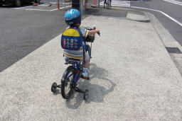 プログラマ ずんべ の日記：自転車プールに行こう